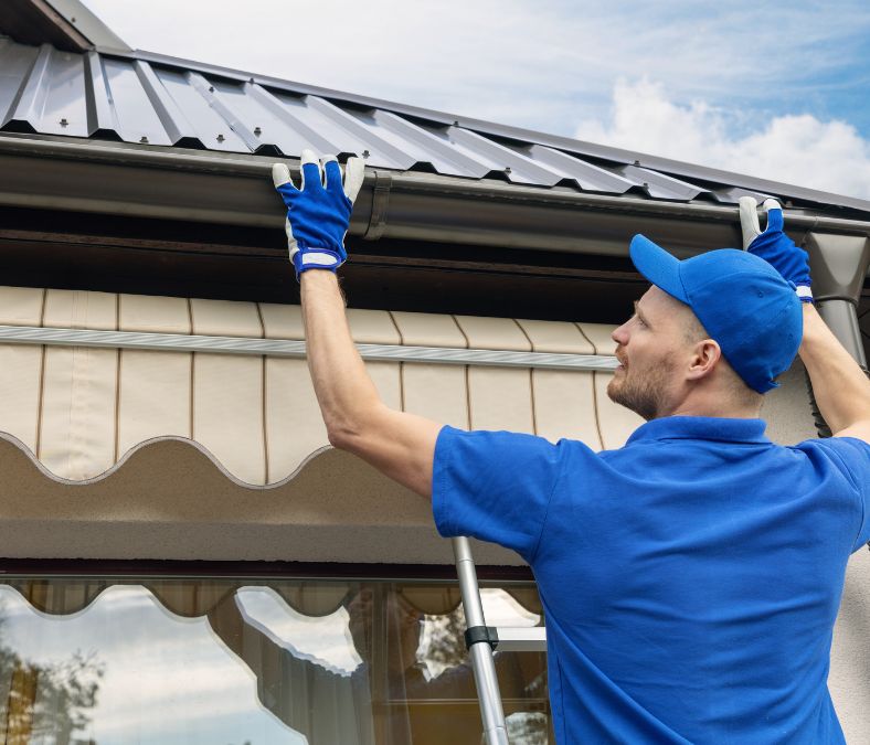 Top-Rated Gutter Cleaning and Repair Services: How to Identify One