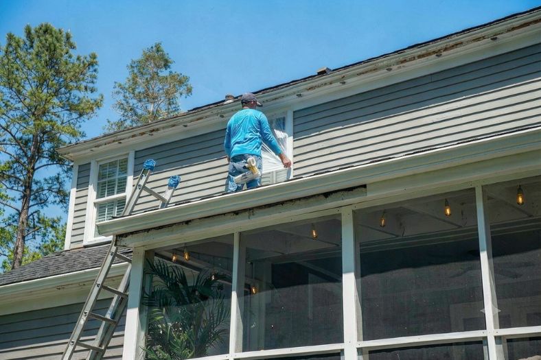 Top Five Mistakes To Avoid When Choosing Gutter Cleaning Services